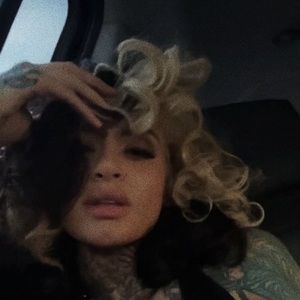 Meet your Posher, Issy